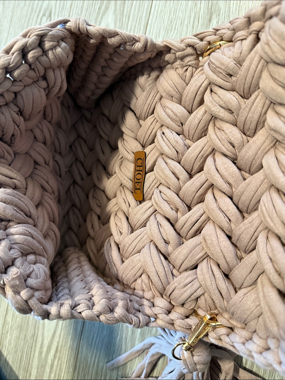 Choel Mini Woven Crossbody Bag in Dusty Rose with Gold Turn-Lock - Picture 5 of 8